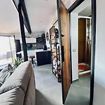 Industrial Loft Nella Periferia Di Roma